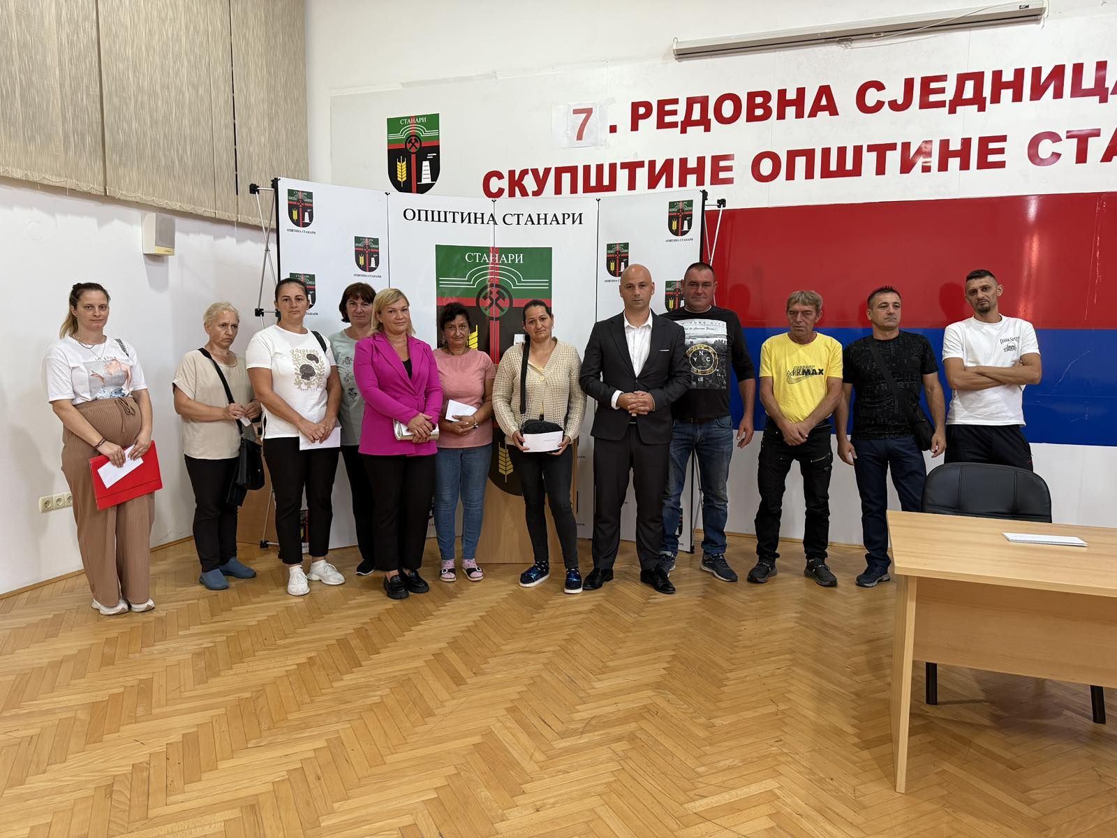 OPŠTINA STANARI NEZAPOSLENIM RODITELJIMA OBEZBIJEDILA SREDSTVA ZA KUPOVINU UDŽBENIKA