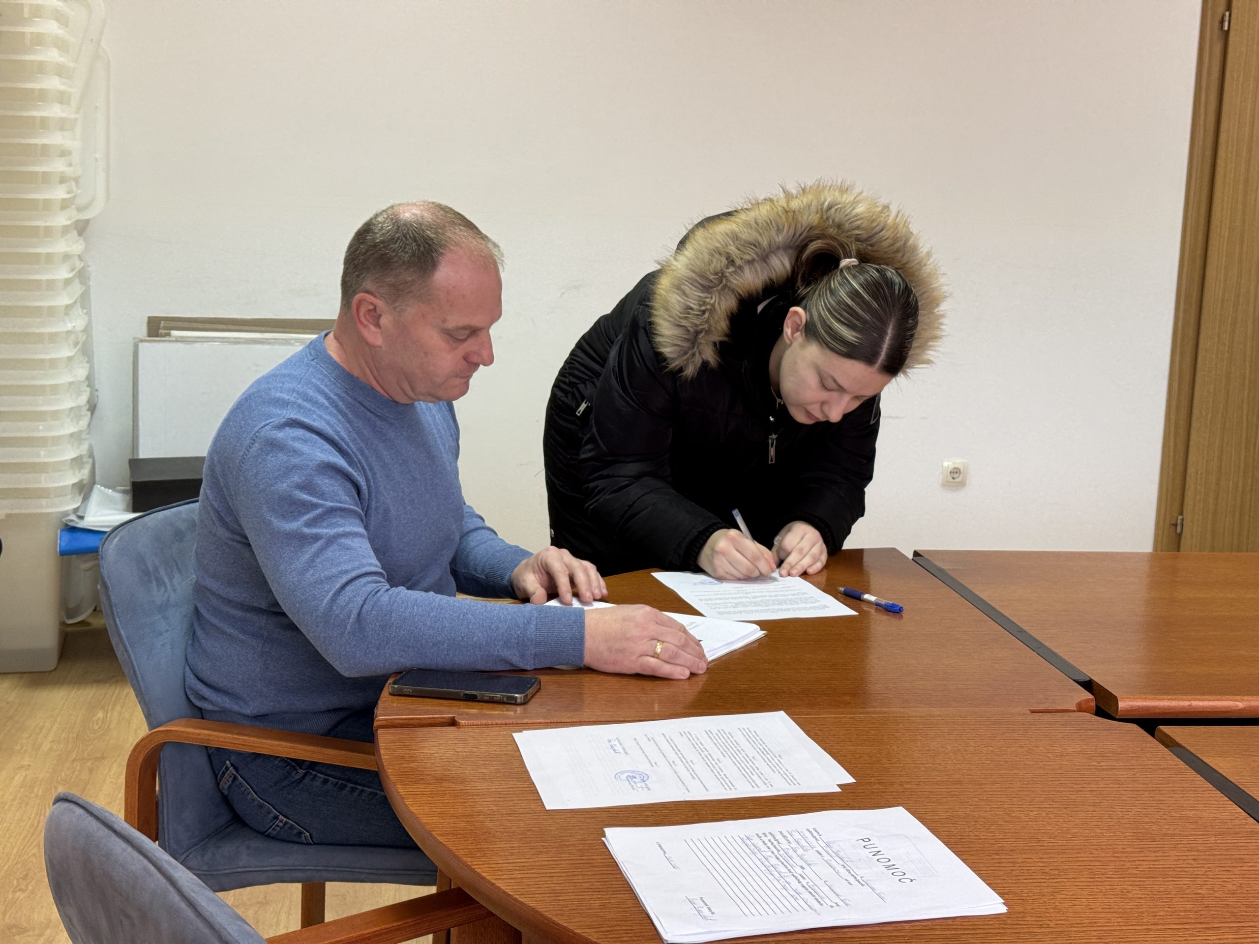 ПОТПИСАНИ УГОВОРИ О СТУДЕНТСКИМ СТИПЕНДИЈАМА ЗА АКАДЕМСКУ 2025/2026. ГОДИНУ