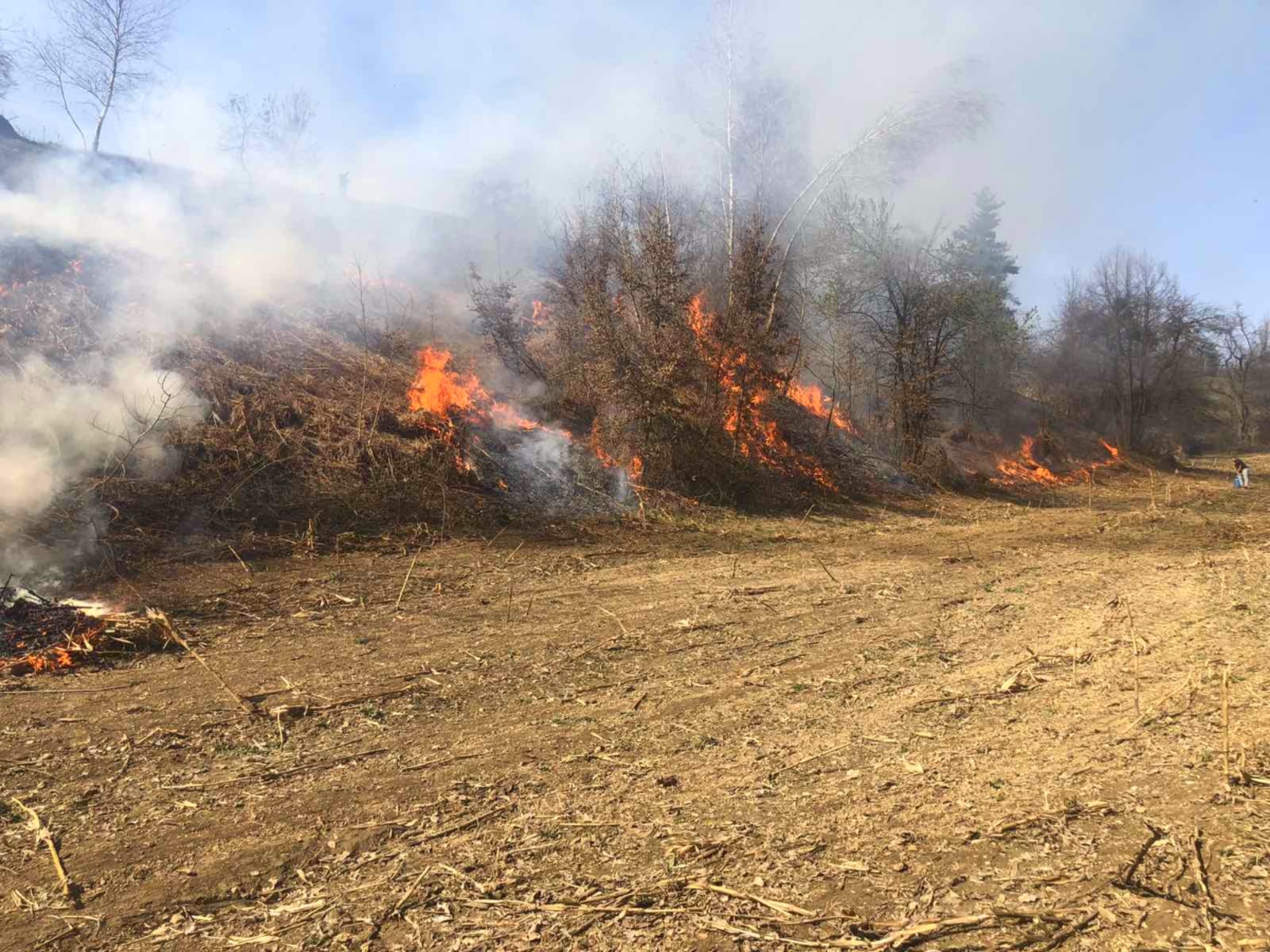 ПРИМЈЕР ОДГОВОРНОГ ПОНАШАЊА: КОНТРОЛИСАНО СПАЉИВАЊЕ КОРОВА У ОСТРУЖЊИ ГОРЊОЈ